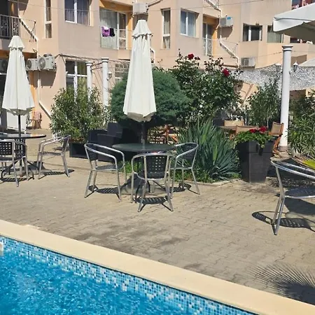 Апарт-отель Vanilla Garden 3*