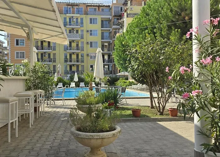 Vanilla Garden Aparthotel 3*