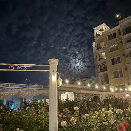Vanilla Garden Aparthotel 3*